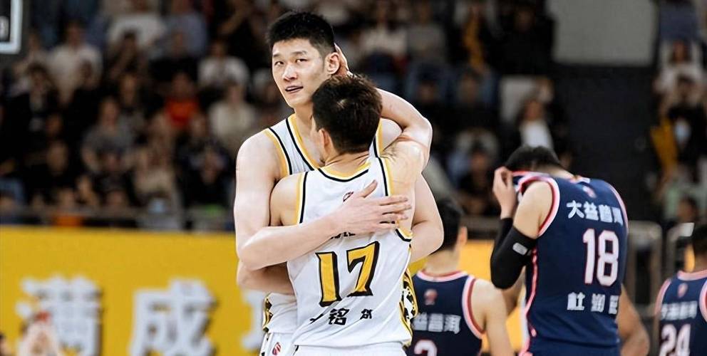 广厦离队第一人曝光官宣离队，完成签约下家曝光，胡金秋祝福