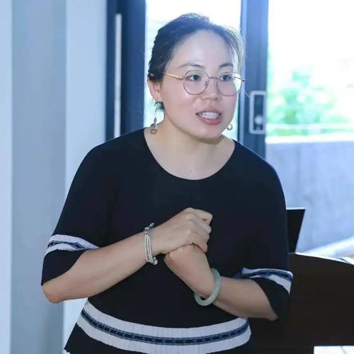 **字里藏珍任荣起名的文化探秘**