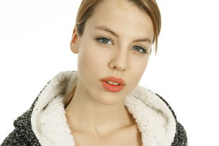 明眸皓齿的诗意之美——从古典文学到现代审美