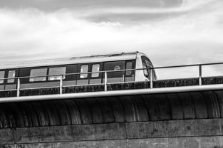 乘客惊现高铁少一节车厢,一等座变站票 乘客惊现高铁少一节车厢,一等座变站票