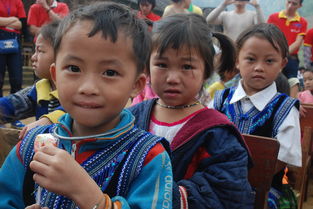 杨振宁与48岁妻子翁帆共度102岁生日 杨振宁与48岁妻子翁帆共度102岁生日