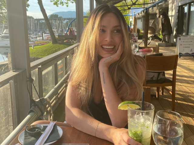 《单身单身汉》第21季选手海莉·默克特去世,享年28岁