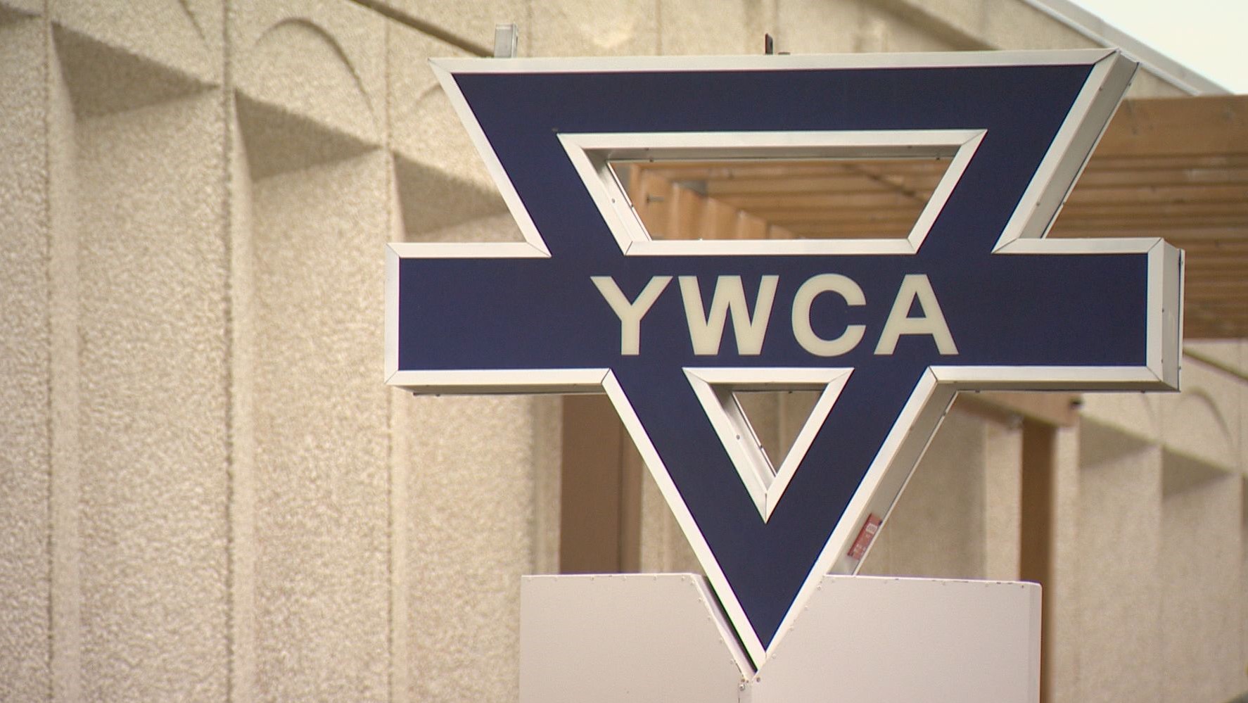 对妮可·拉方丹之死的调查在里贾纳开始