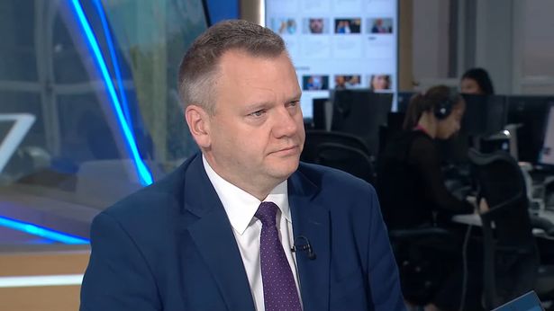 内阁部长在电视直播中就被感染的血液受害者“侮辱”-“我们在听”