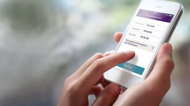 英国国民西敏寺银行、苏格兰皇家银行和阿尔斯特银行都因英国人无法通过手机银行获取资金而倒闭