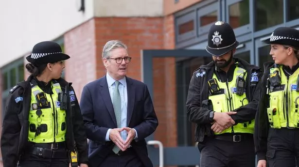 英国骚乱:Keir Starmer将主持另一次紧急眼镜蛇会议,为更多骚乱做准备