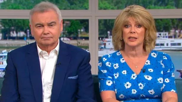 露丝·朗斯福德和埃蒙·霍姆斯在家里的分歧和“问题”