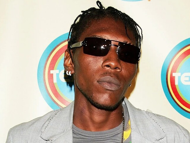 Vybz卡特尔庆祝谋杀罪名被英国法官推翻后获释