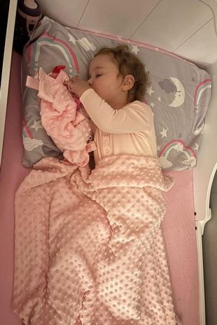 两岁的女孩因“耳朵感染”被紧急送往医院,几小时后得到了可怕的诊断