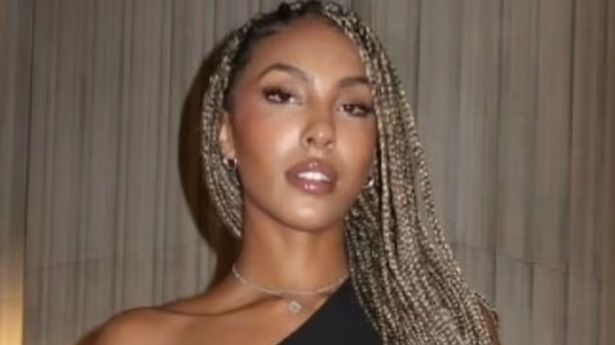 一名顾问赢得了1.2万英镑,因为经理说她梳着辫子看起来像“阿凡达电影中的外星人”