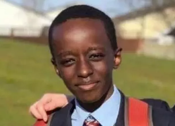 南港嫌犯阿克塞尔·鲁达库巴纳因恐怖指控出庭,被问及“掩盖事实”