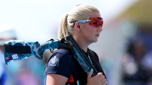 英国队的一名明星在慢动作回放争议中错失金牌后愤怒不已