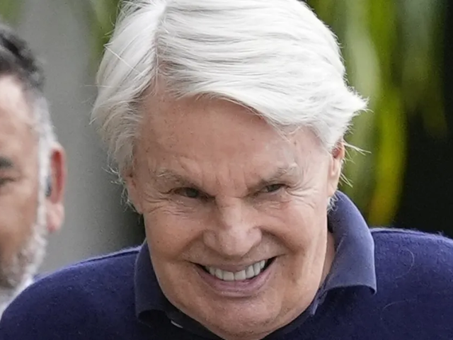 前Abercrombie &;惠誉首席执行官迈克·杰弗里斯被控性交易和卖淫