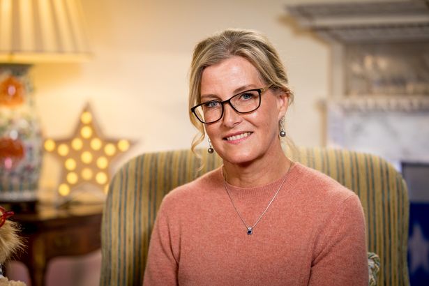 解锁魅力密码，深度解析国字脸面相——解读内在气质与生活建议