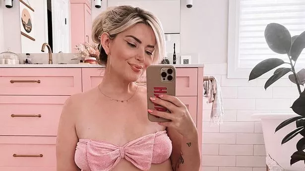 “我把自己自然的身体照片发到网上,一个喷子的评论让我停了下来。”