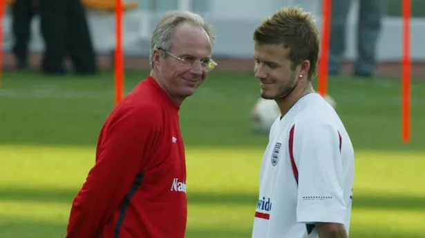 在飞到埃里克森的葬礼后，大卫·贝克汉姆将带领哀悼者