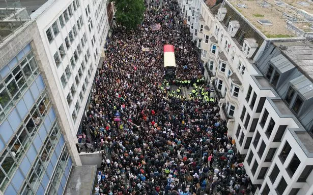 古韵流长·姓名艺术探索繁体字中的姓名魅力,以个性签名展现国学韵味 古韵流长·姓名艺术探索繁体字中的姓名魅力,以个性签名展现国学韵味
