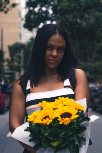 用言语点亮美丽，夸美女漂亮的佳句艺术