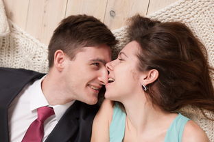 爱情的色彩,探索情侣昵称中的幽默与深意